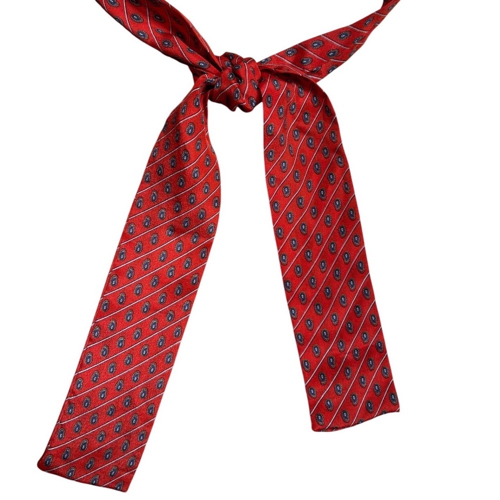 VTG Specialty House 100% Silk Necktie Accessory Red Paisley 2.25" Wide 46" Long